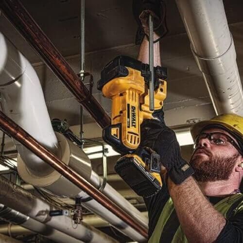 Різак шпильок акумуляторний DeWALT DCS350NT 18 В вага 4.1 кг частота ходів до 30 ход/хв Діаметр різьби M6-M12 DCS350NT фото