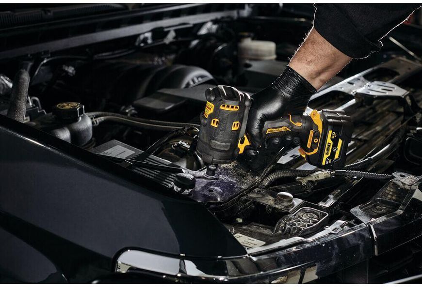 Гайкокрут ударний акумуляторний безщітковий DeWALT DCF901P1G крутний момент 338 Нм вага 1 кг ємність акумулятора 5 Аг DCF901P1G фото
