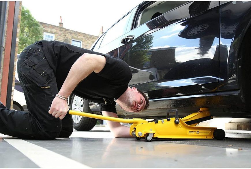 Домкрат гідравлічний підкатний STANLEY STMT81251-1 вантажопідйомність 2000 кг максимальна висота 381 мм мінімальна висота 85 мм STMT81251-1 фото