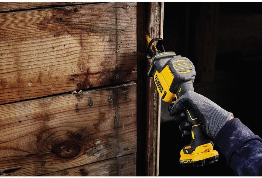 Пила шабельна акумуляторна безщіткова DeWALT DCS312D2 12В XR Li-Ion вага 1.38 кг частота ходів 2800 ходів/хв DCS312D2 фото