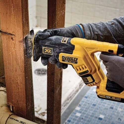 Пила шабельна акумуляторна безщіткова DeWALT DCS367P2 18В 5 Аг 2900 ход/хв 2.27 кг Li-Ion для швидкого різання DCS367P2 фото