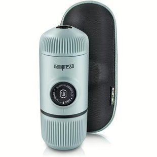 Портативна еспресо-кавоварка Wacaco Nanopresso блакитна з чохлом тиск 18 барів об'єм води 80 мл механічне управління WNANOBLUE фото